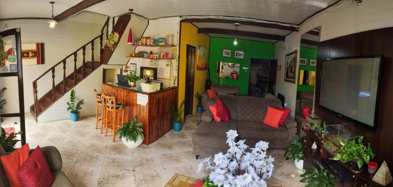Pousada Alojaki Hostel Прая Гранде Екстериор снимка